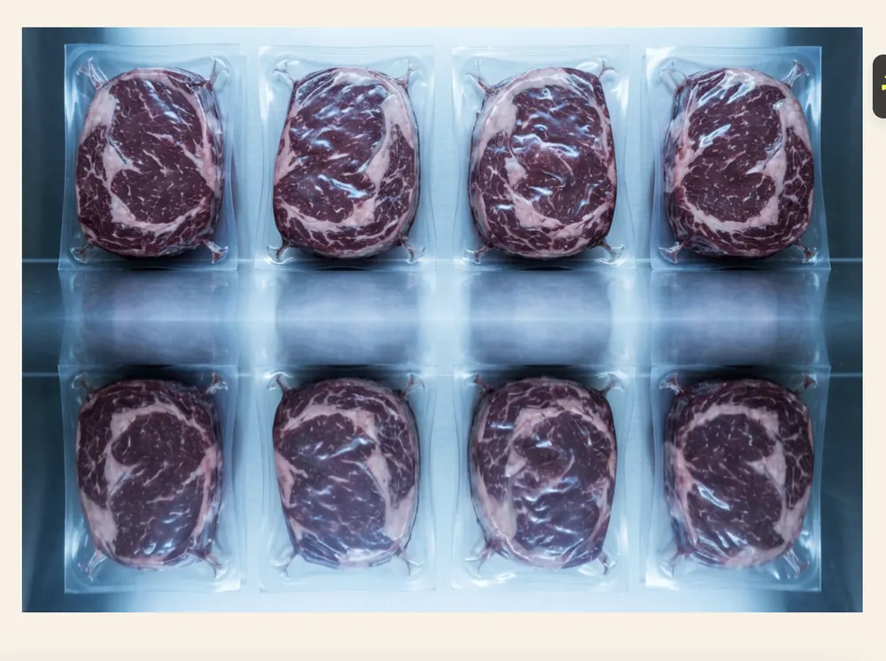Vacuum-sealed prime cuts under cold light